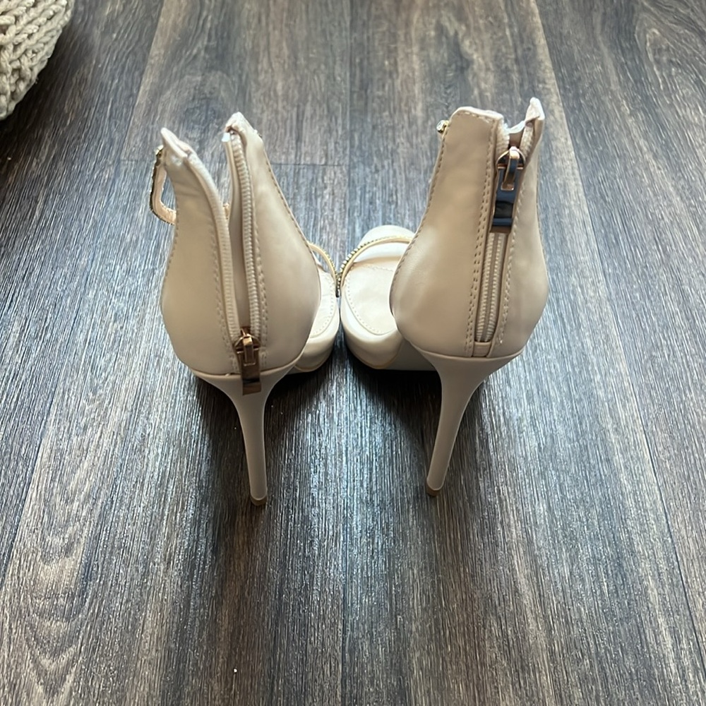 Meshki Alaina Heel - Picture 5 of 9